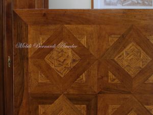 Classic style solid wood desk with inlaid top and 3 drawers